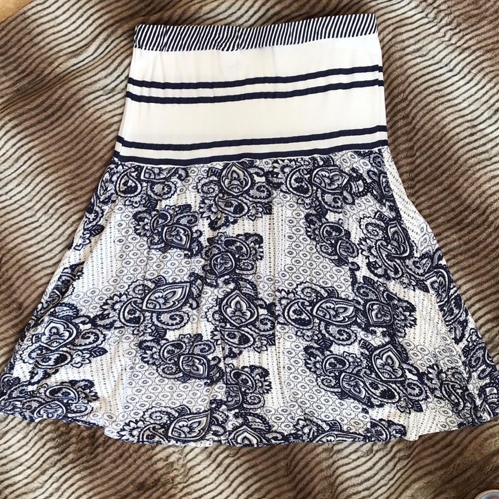 Navy and white skirt 🌺 3/$20 or 4/$25
